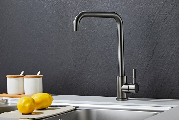 Kjøkkenbatteri vinklet L-form gunmetal